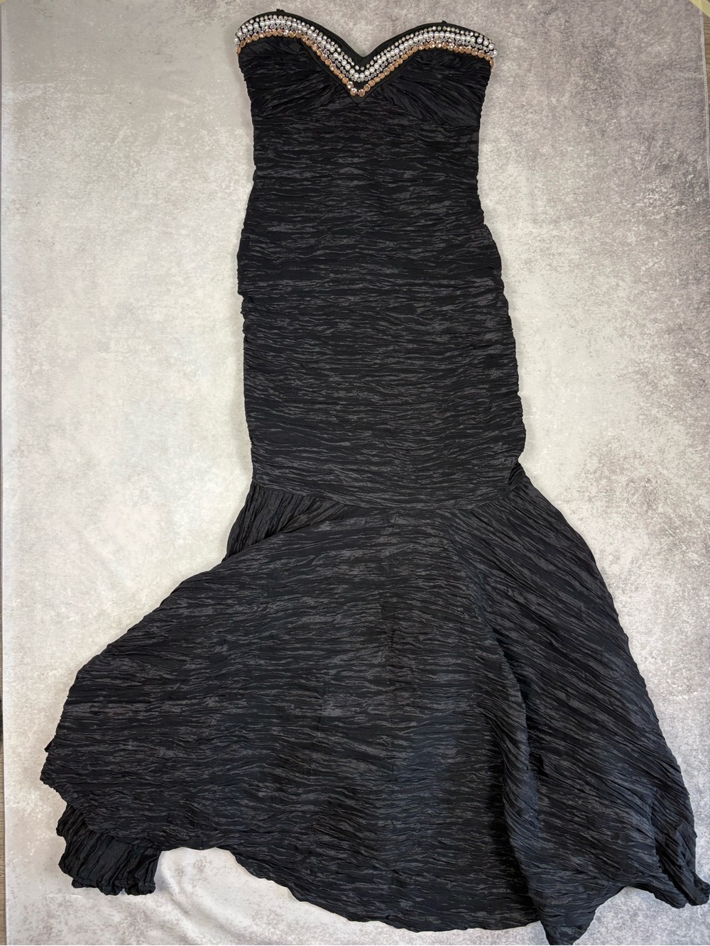 Vintage Jump Apparel Black Crinkle Plissé Strapless Beaded Mermaid Gown